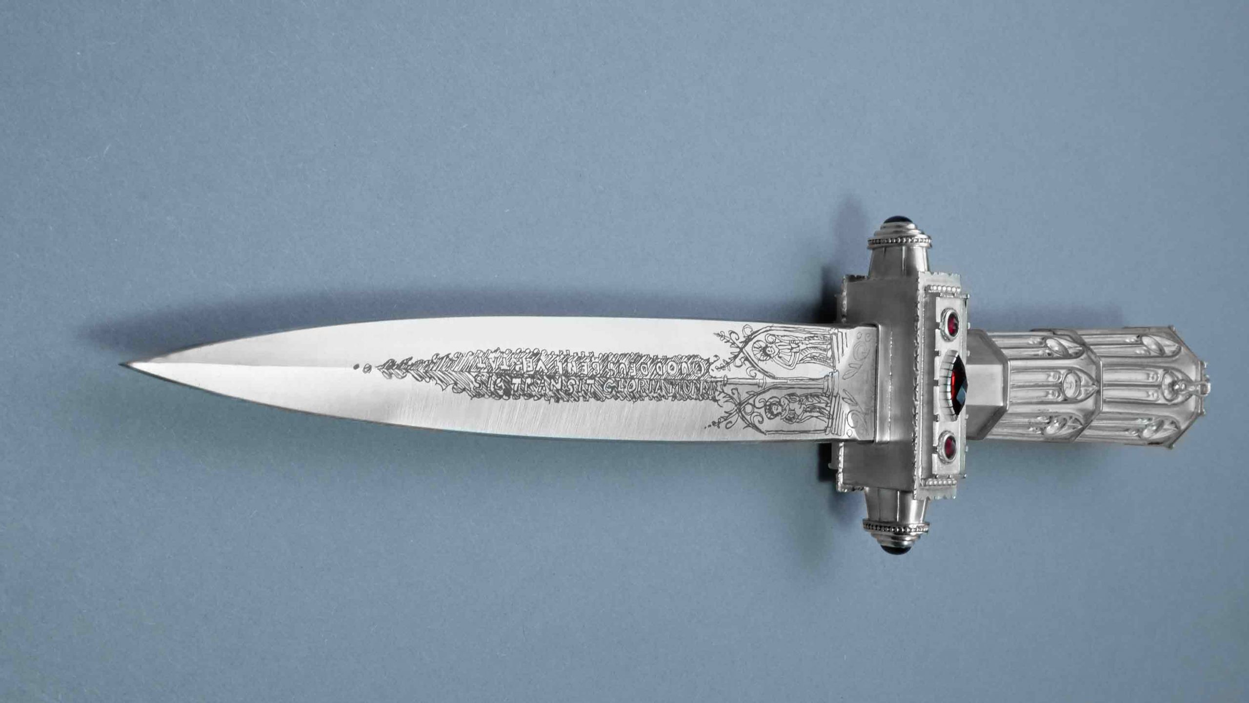 Quasimodo Gothic knife art